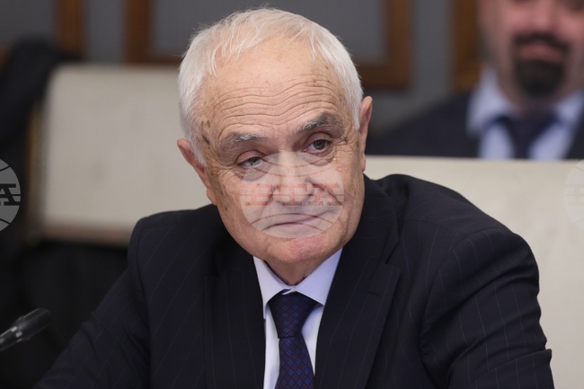 Не планираме участие на български военнослужещи в учение в Гренландия, каза министърът на отбраната в оставка Атанас Запрянов