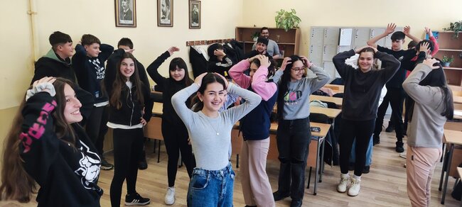 Младежки център Разград: Инициатива по повод Международния ден на прегръдката 