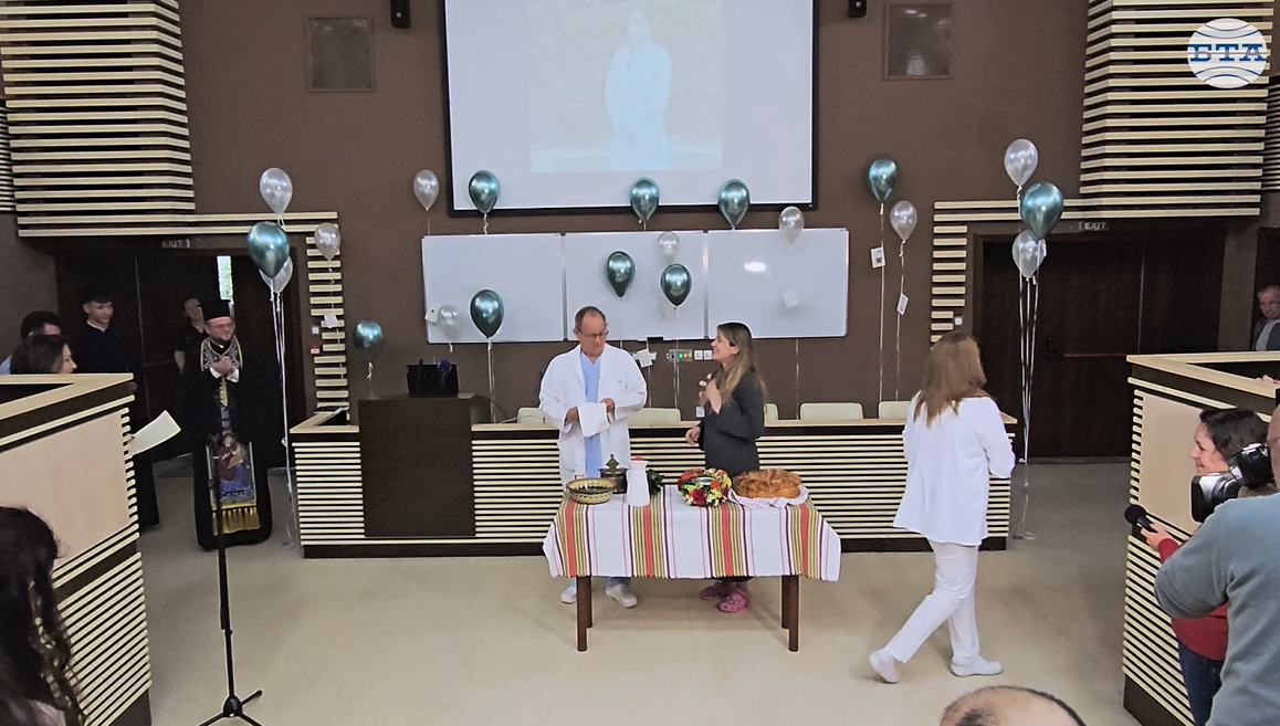 С измиване на ръцете на лекари и акушерки отбелязаха Бабинден в „Майчин дом“