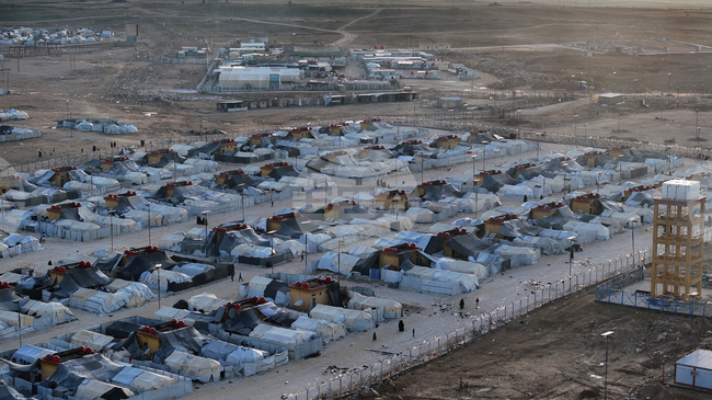 Сирия планира да затвори завинаги лагерите, в които са настанени хиляди хора, свързани с "Ислямска държава", заяви правителствен представител