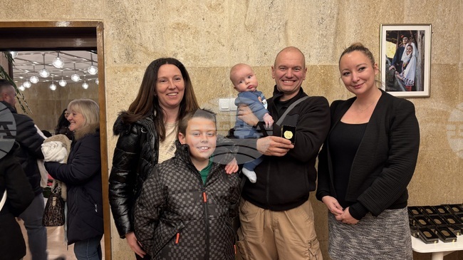 В Самоков връчиха плакети на двойките, станали родители през 2025 година