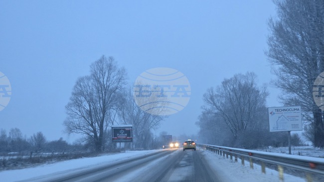 Ограничено е движението по пътя между Разлог и Симитли през прохода Предел за превозни средства над 12 тона