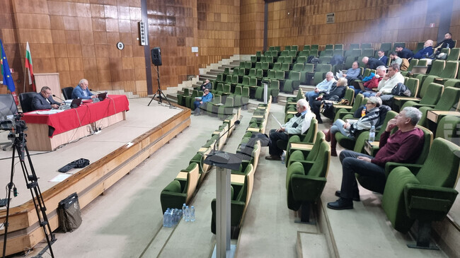 Общинският съвет в Смолян не отмени свои решения, върнати за ново обсъждане от областния управител, отправя казусите към съда