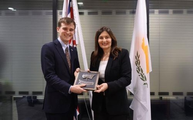 КНА: Заместник-министърът на корабоплаването на Кипър беше на тридневно работно посещение в Лондон