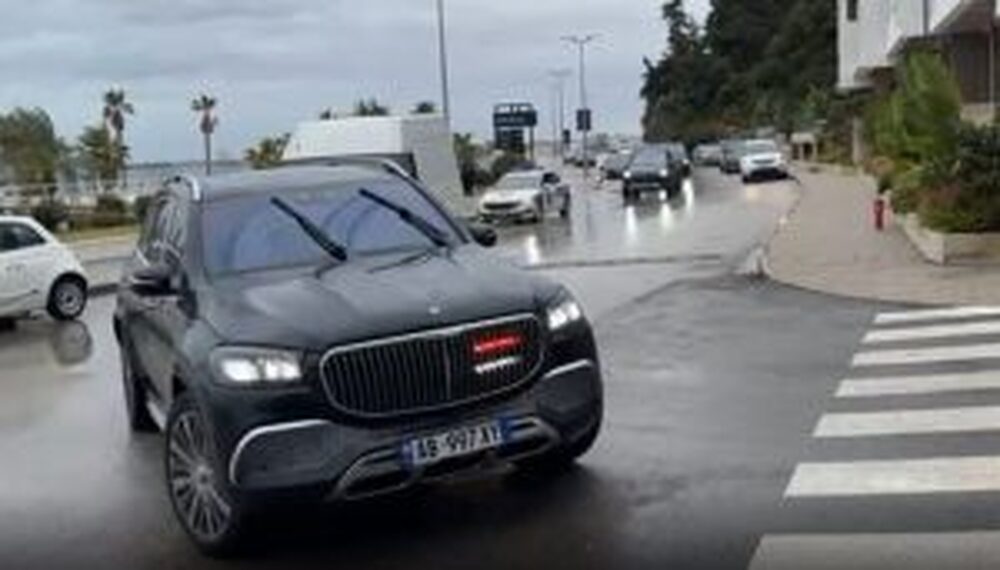 АТА: Иванка Тръмп и Джаред Кушнер отново са на посещение в албанския град Вльора