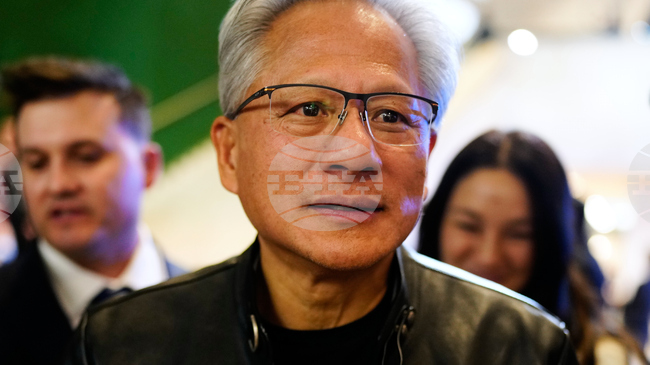 Ръководителят на "Енвидиа" отрече да има противоречия с "ОупънЕйАй" и потвърди плановете си за "колосална" инвестиция