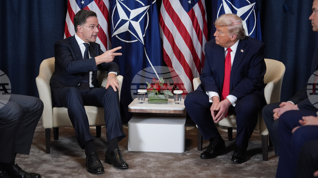 Тръмп обяви, че няма да налага мита от другия месец, тъй като е договорил с НАТО контурите на сделка за Гренландия