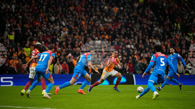 Галатасарай измъкна точка от Атлетико Мадрид с автогол, Франкфурт загуби срещу Карабах и няма да играе в плейофите