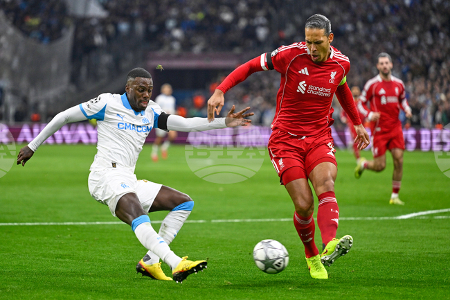 Капитанът на Ливърпул Върджил ван Дайк видя напредък при отбора, но призова за постоянство