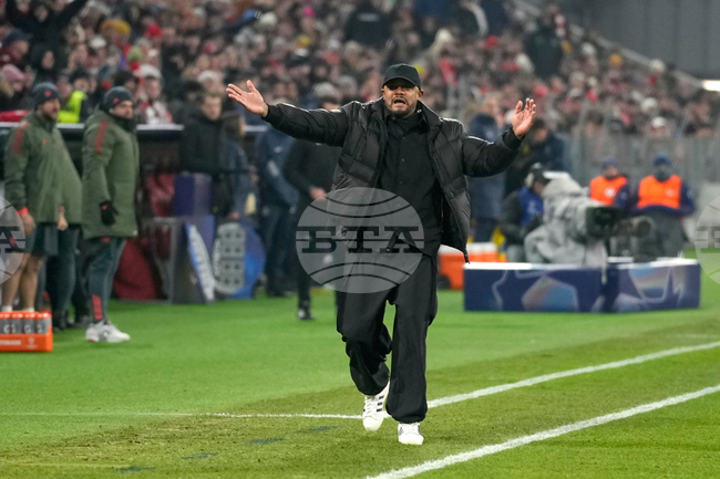 Дайо Упамекано е поредният защитник, който ще липсва на Байерн, но това не притеснява треньора Венсан Компани