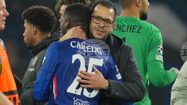 Челси ще води битка до края за място в топ 8 на Шампионската лига, обеща мениджърът Лиъм Росиниър