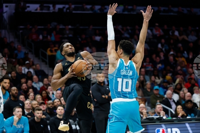 Cavaliers Hornets Basketball