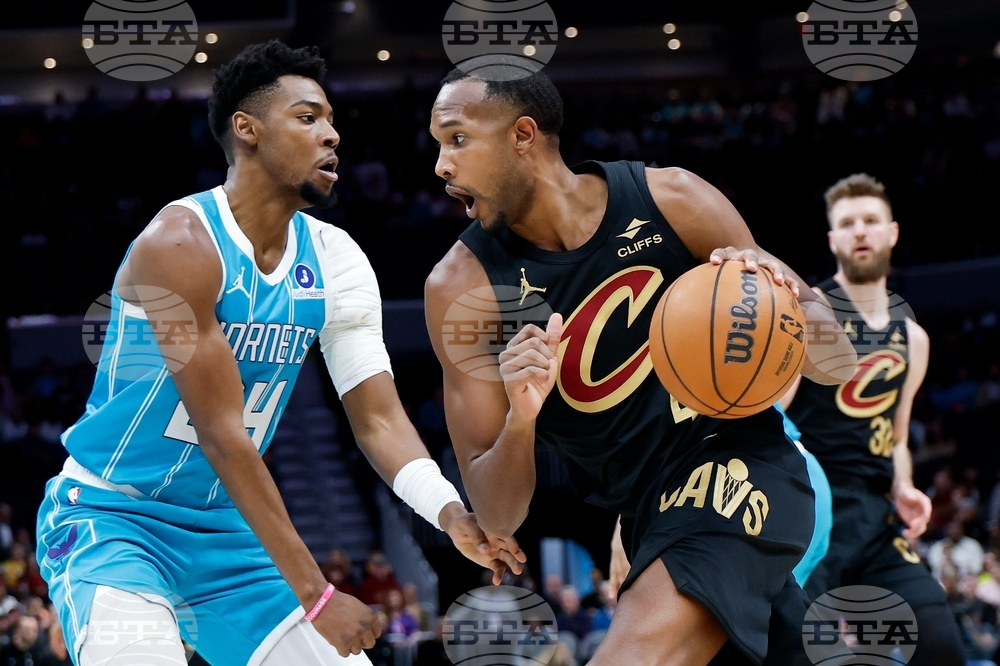 Cavaliers Hornets Basketball