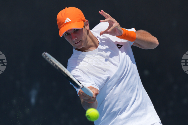 Испанецът Рафаел Ходар се класира за полуфиналите на турнир от АТП за първи път в кариерата си на надпреварата на клей в Маракеш