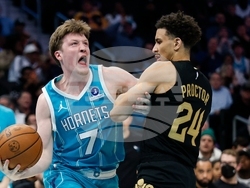 Cavaliers Hornets Basketball