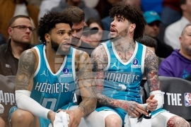 Cavaliers Hornets Basketball