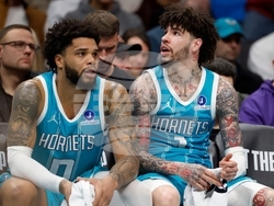 Cavaliers Hornets Basketball