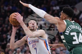 Thunder Bucks Basketball