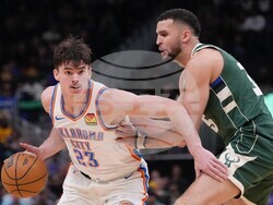 Thunder Bucks Basketball