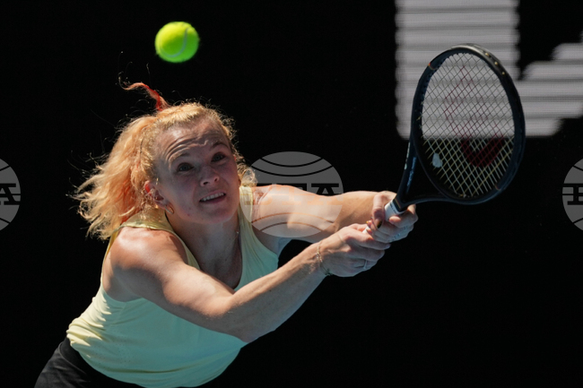 Чехкинята Катержина Синиакова елиминира защитаващата титлата си Мира Андреева на турнира по тенис УТА 1000 в Индиън Уелс