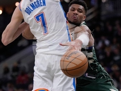 Thunder Bucks Basketball