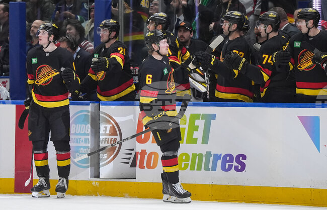 Ванкувър прекъсна серия от 11 поредни загуби в Националната хокейна лига