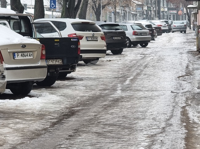 В четири общини в област Русе утрешният ден е обявен за неучебен 