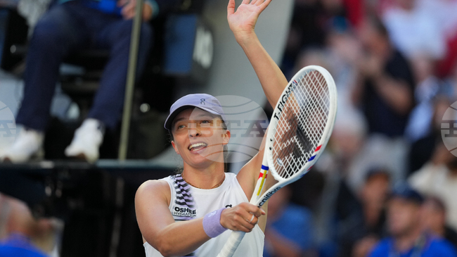 Ига Швьонтек и Наоми Осака се класираха за третия кръг на Откритото първенство на Австралия по тенис