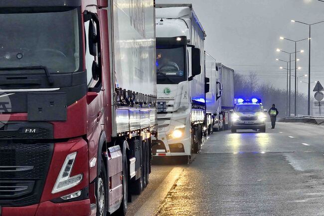 Truck Queues Continue at Kapitan Andreevo Border Crossing, Waiting Time 15-20 Hours
