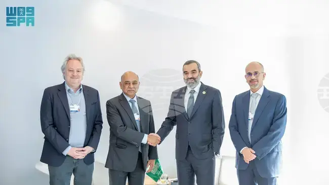 СПА: Саудитският министър на комуникациите се срещна с лидери на технологичната индустрия 