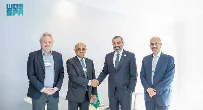 СПА: Саудитският министър на комуникациите се срещна с лидери на технологичната индустрия 