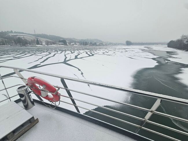 Областният управител на Русе Драгомир Драганов свика среща относно опасността от поява на ледоход в българския участък на река Дунав 