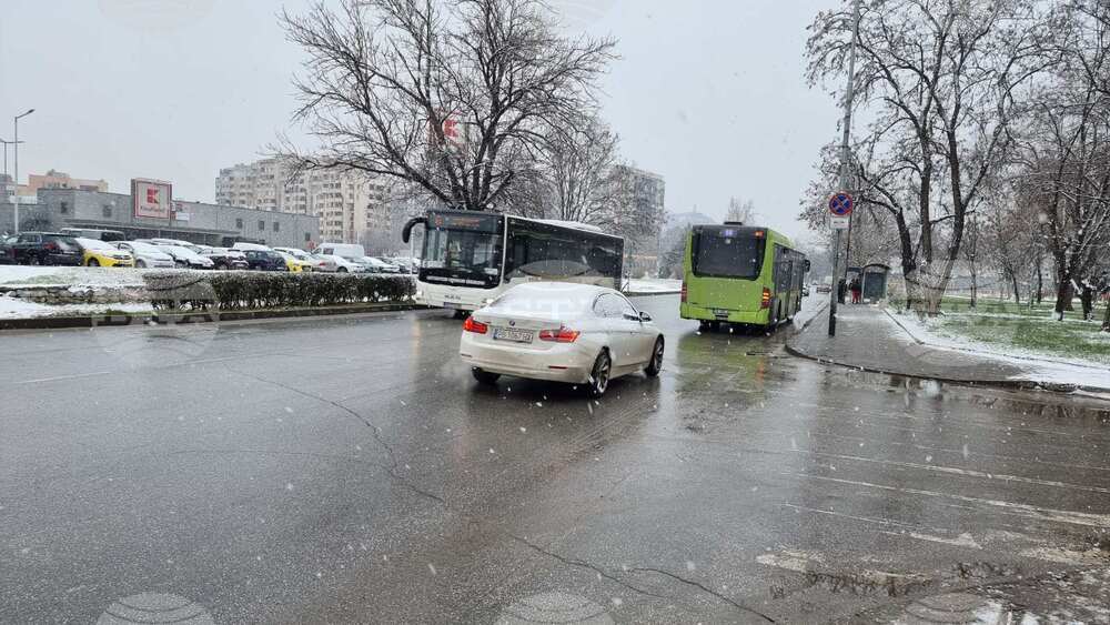 Пътната мрежа в Пловдив е почистена и обработена след снеговалежа