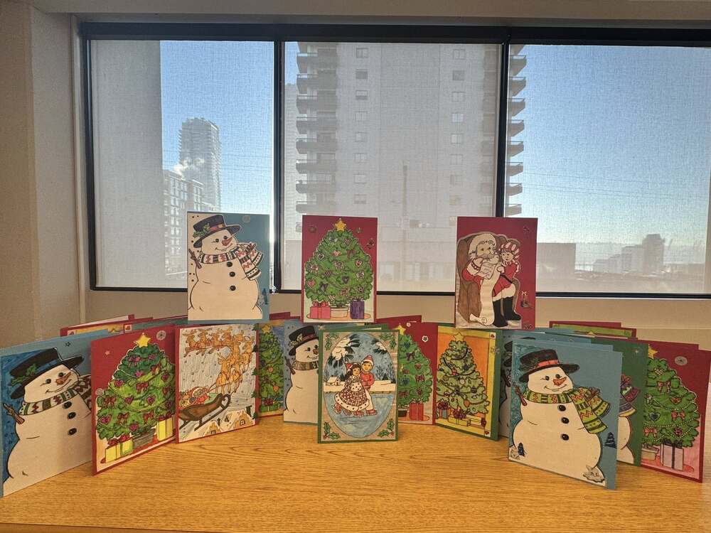 Ученици от училище „Св. св. Кирил и Методий“ във Ванкувър получиха картички от второкласници от Средно училище „Никола Вапцаров“ в Петрич 