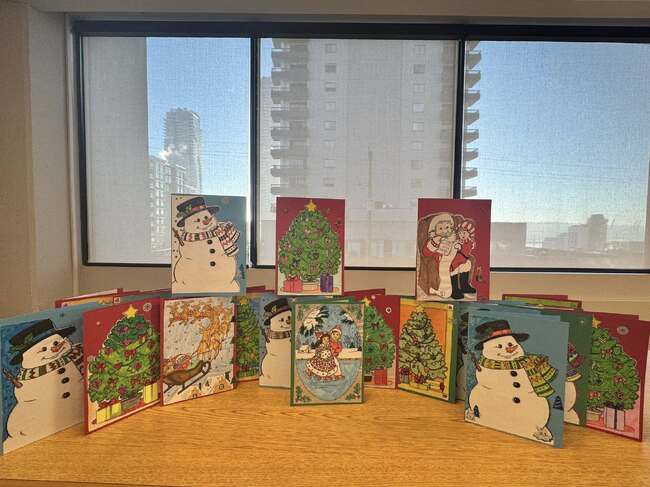 Ученици от училище „Св. св. Кирил и Методий“ във Ванкувър получиха картички от второкласници от Средно училище „Никола Вапцаров“ в Петрич 