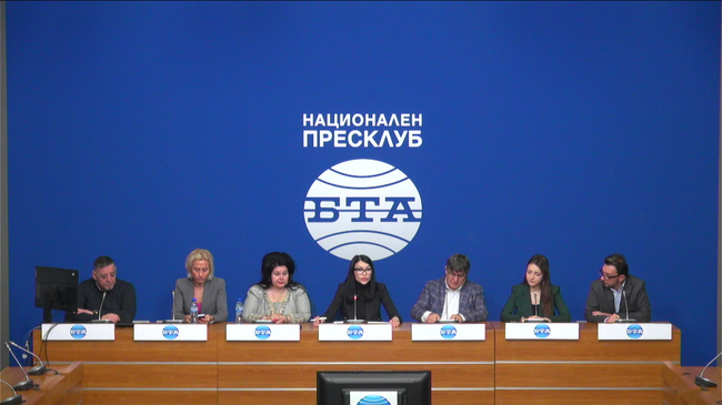 Пресконференция на тема „Модната индустрия на ръба: експресна стратегия за спасяване след оттеглянето на 80% от световните клиенти и влизането на България в еврозоната“ 