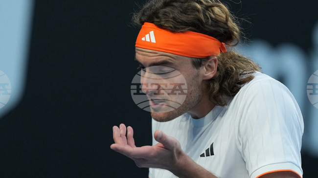 Защитаващият титлата си Стефанос Циципас отпадна още в първия кръг на турнира в Дубай