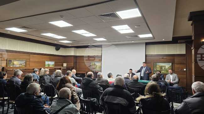 Не съм отстъпил нито на сантиметър от обещанията си, заяви Атанас Зафиров пред симпатизанти в Хасково