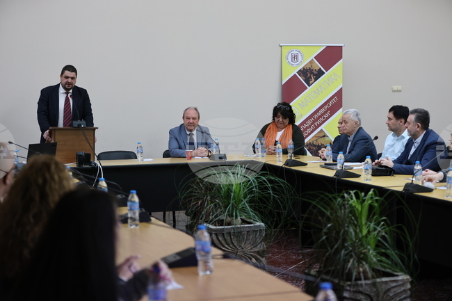 С научна сесия бяха отбелязани 50 години от катедра „Математика" в Югозападния университет „Неофит Рилски“