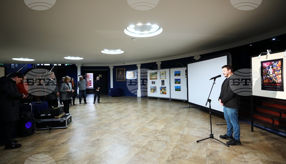 Барелеф на Вельо Горанов - театър „Сълза и смях“ - откриване