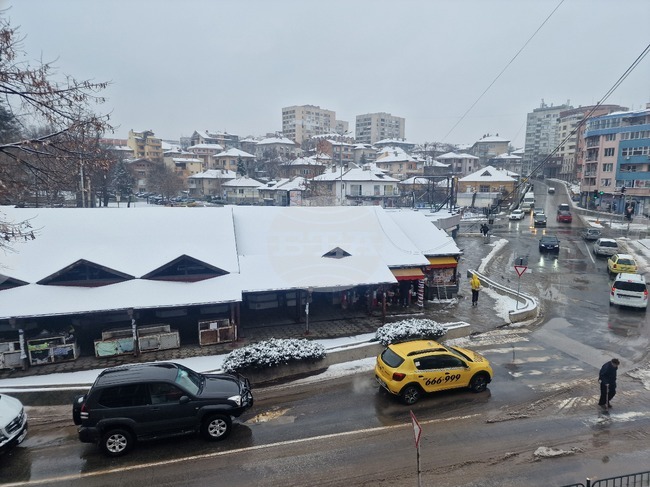 Общо 160 тона сол и пясък са използвани за предотвратяване на обледявания по улиците на Хасково, съобщиха от Общината