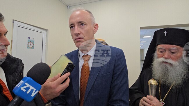 Не се предвижда удължаване на междусрочната ваканция за учениците, каза министърът на образованието и науката в оставка Красимир Вълчев