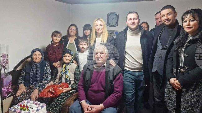 Тайната на дълголетието според столетничката Айше Мустафова от разградското село Дянково е в труда, спокойния начин на живот и домашната храна