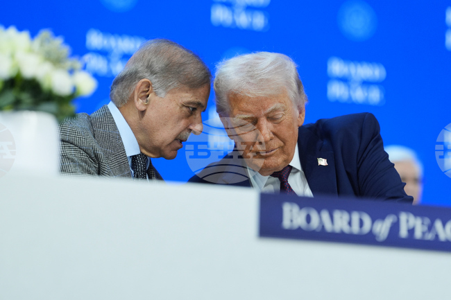 Ройтерс: Пакистан разчита на връзките си със САЩ и Иран, за да играе ролята на потенциален посредник за мир