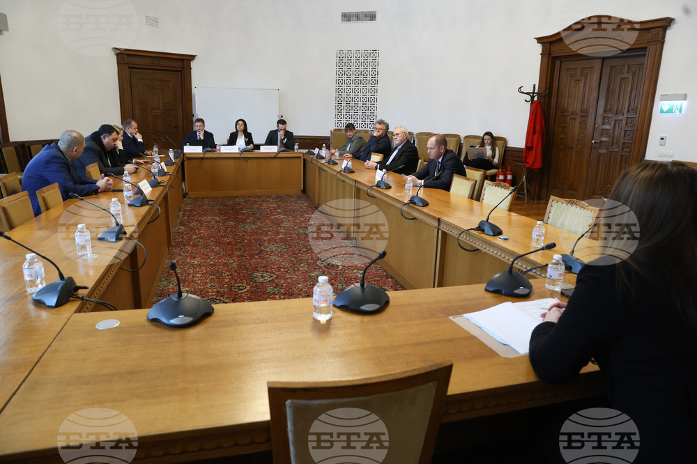 Парламентарната комисия за прякото участие на гражданите гласува на първо четене проектопромени в закона за референдумите