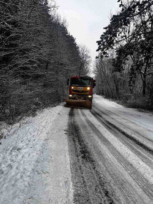 Община Стара Загора: Общинската пътна мрежа се почиства и обработва своевременно 