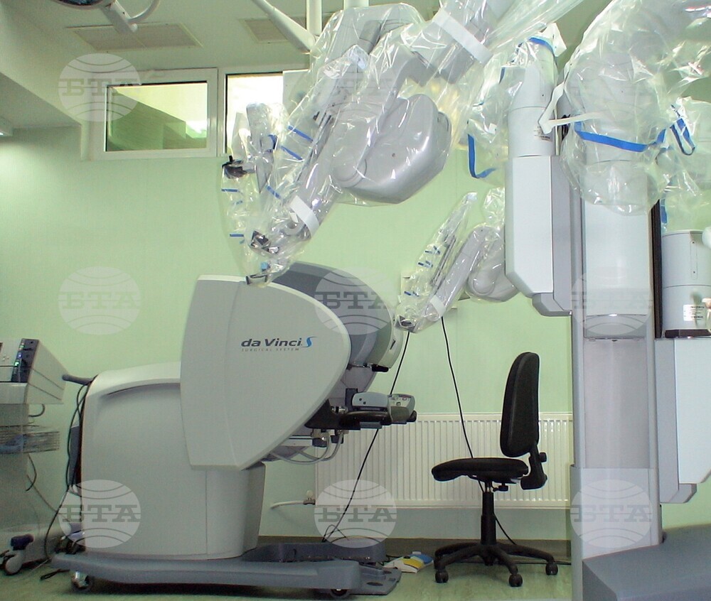 На 28 януари 2008 г. в Университетската болница в Плевен е извършена първата хирургическа операция в България по метода на телехирургията с робот „Да Винчи“