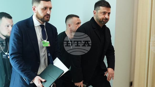 Зеленски проведе консултации с украинската делегация, която ще участва в преговорите в ОАЕ