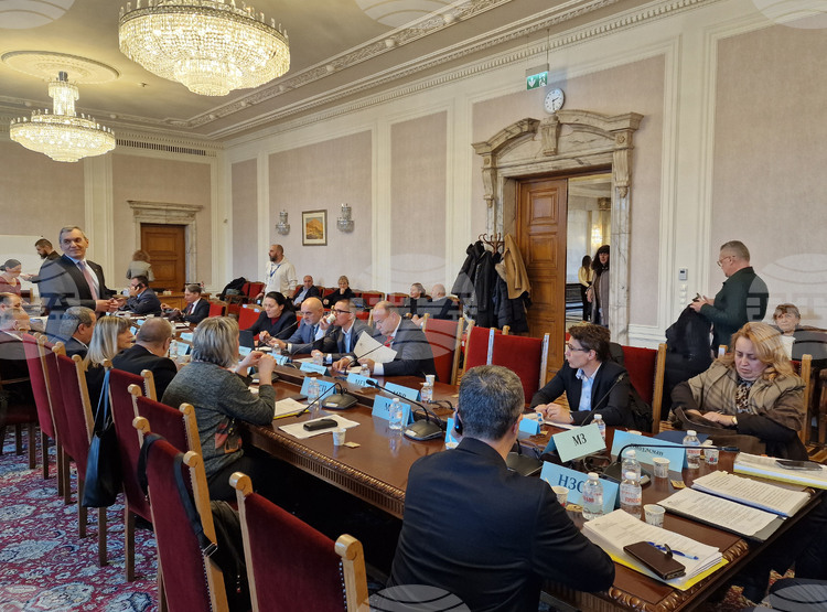 Парламентарната комисия по здравеопазване не прие на първо гласуване предложения