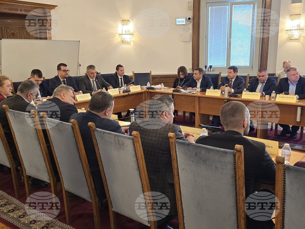 Промени в правилата за пътни камери и предложение за регистрация на електрическите тротинетки прие на първо четене транспортната комисия в НС